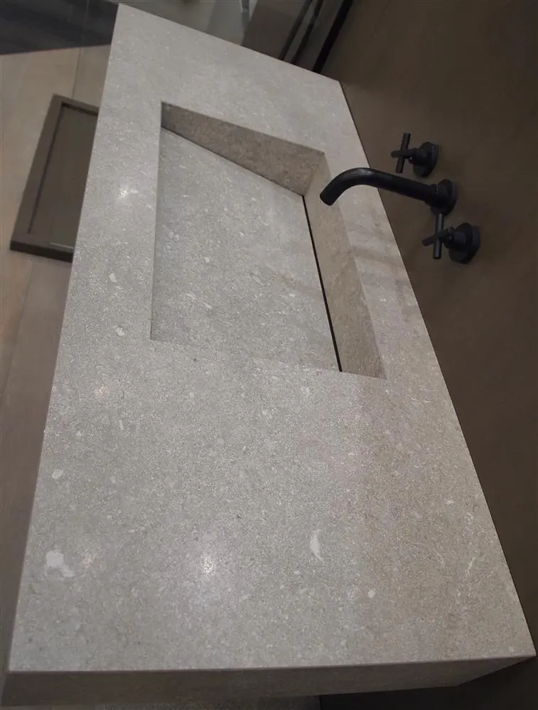 Reversed porcelain floor